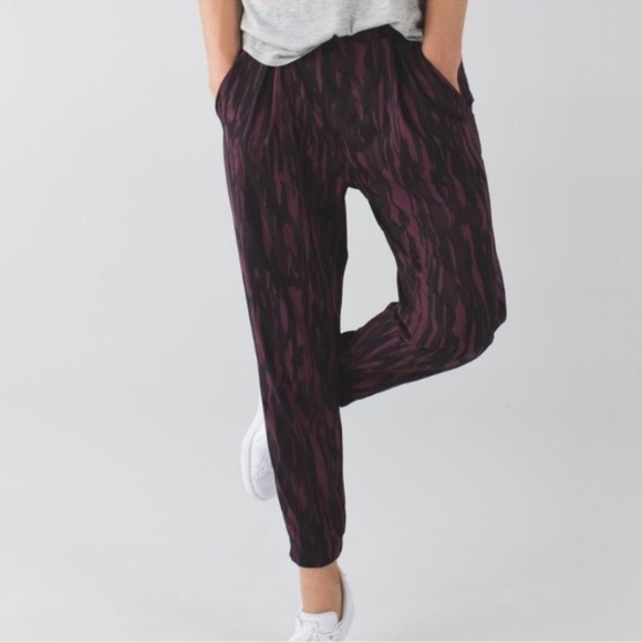 Lululemon &Go City Jogger - Picture 1 of 11